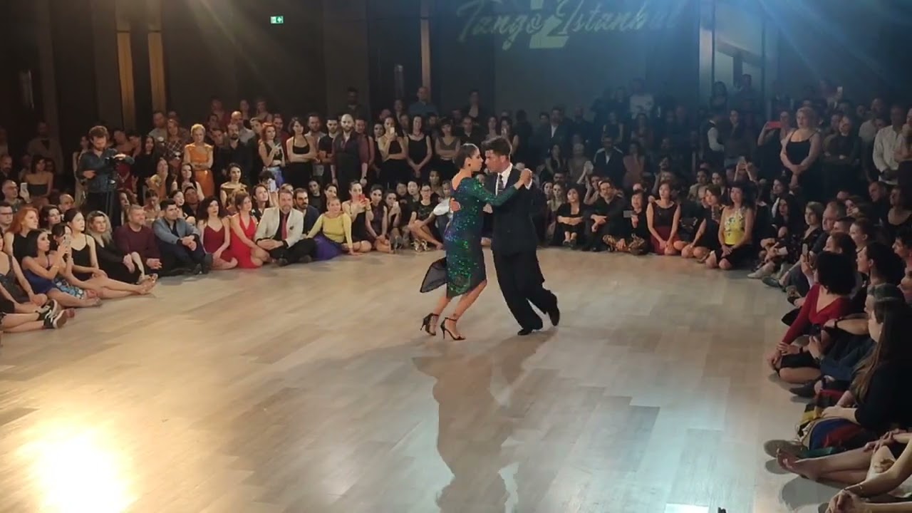Sebastian Achaval & Roxana Suarez - Captivating Tango (3/4) - 