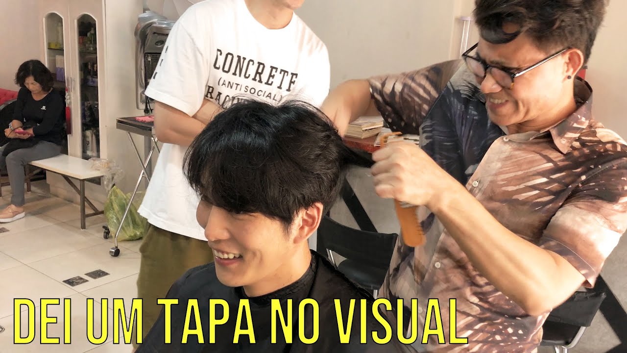 PRIMEIRO CORTE DE CABELO NO BRASIL !! - Feat.Edward Mãos De Tesoura