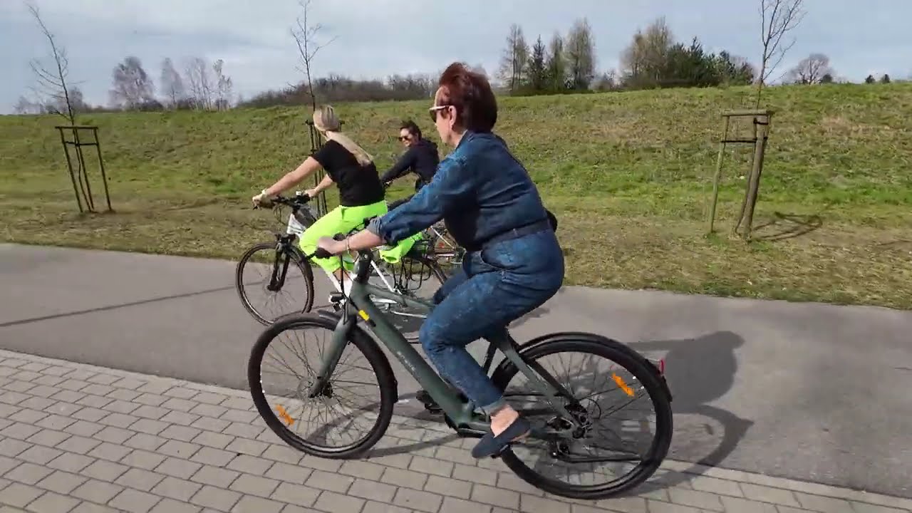 ENGWE N1 AIR  - duży zasięg, elektryczny rower miejski, z ramą z włókna węglowego 15,6 kg