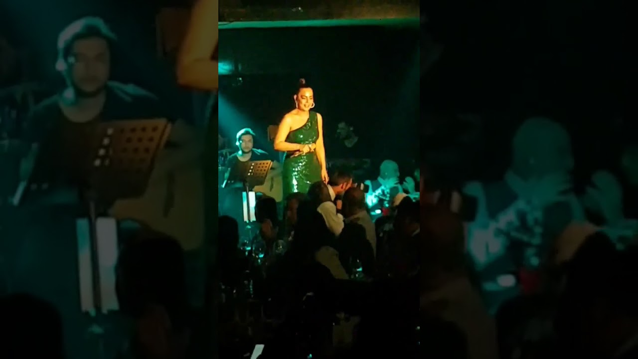 Ebru Gündeş | Söyle Buldun Mu ? (Tek Başına) (Muhteşem Yorum 🖤)