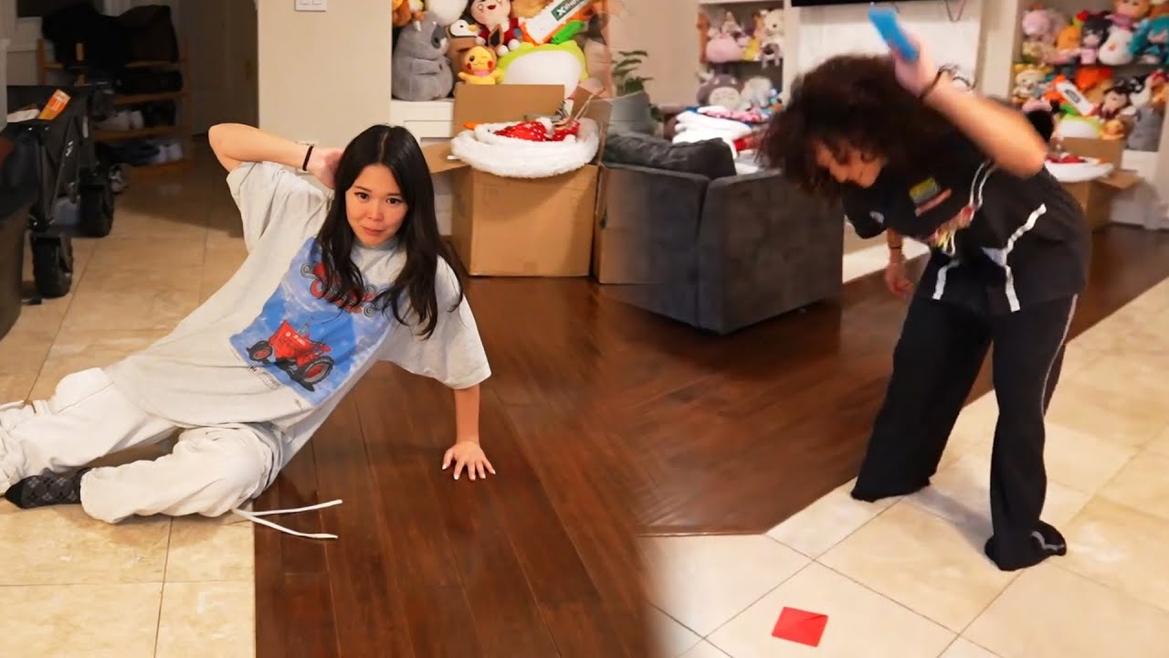 Cinna & ExtraEmily play squid games at home