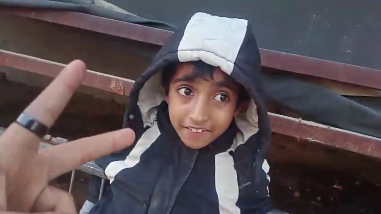 Mini Zoo Main Insani Bandr Agea😍Ye Kaisa Bandr Hai?