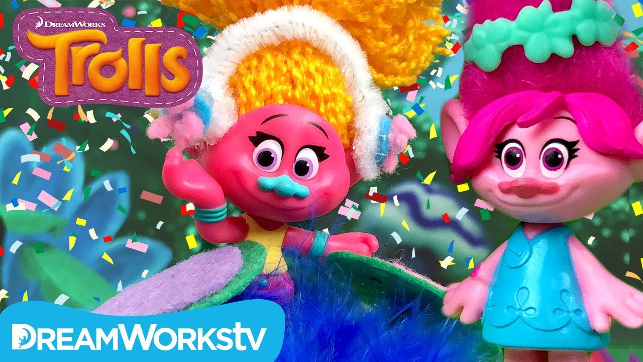 POPPY Throws a GIANT Party for DJ Suki and the Trolls! | (with Kawaii Kunicorn) | TROLLS