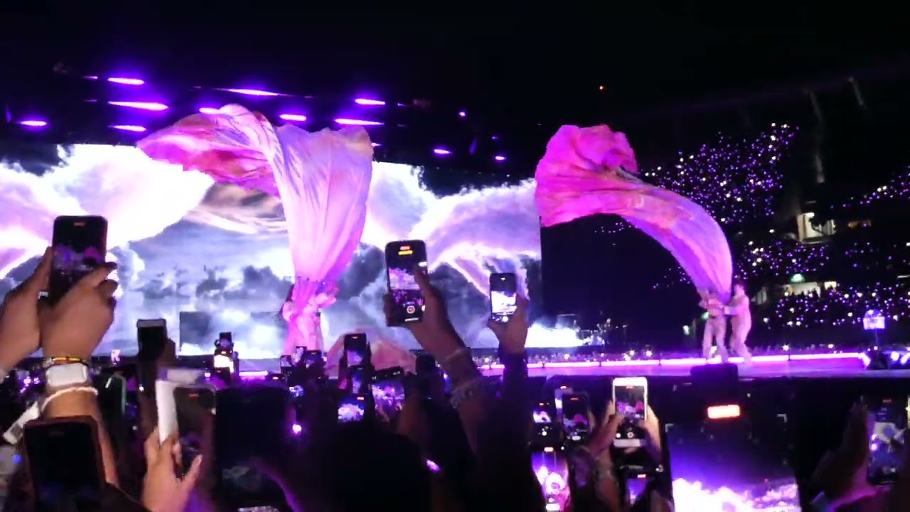 Taylor Swift - The Eras Tour Intro Miss Americana & The Heartbreak Prince Cruel Summer Argentina