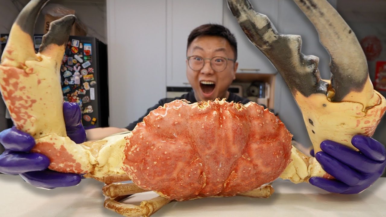 天价皇帝蟹开箱！钳子比我手臂都粗
