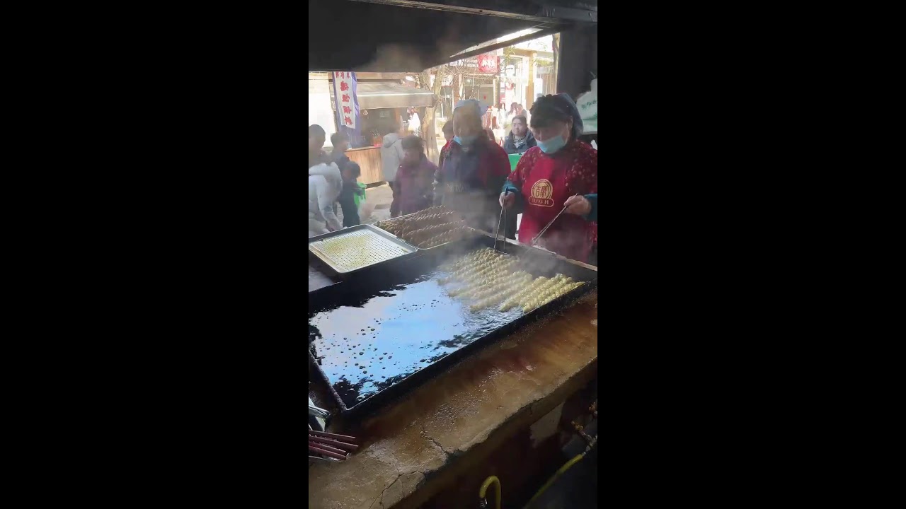 Magical Chinese street food 神奇的中国街头美食  不思議な中国の街グルメ