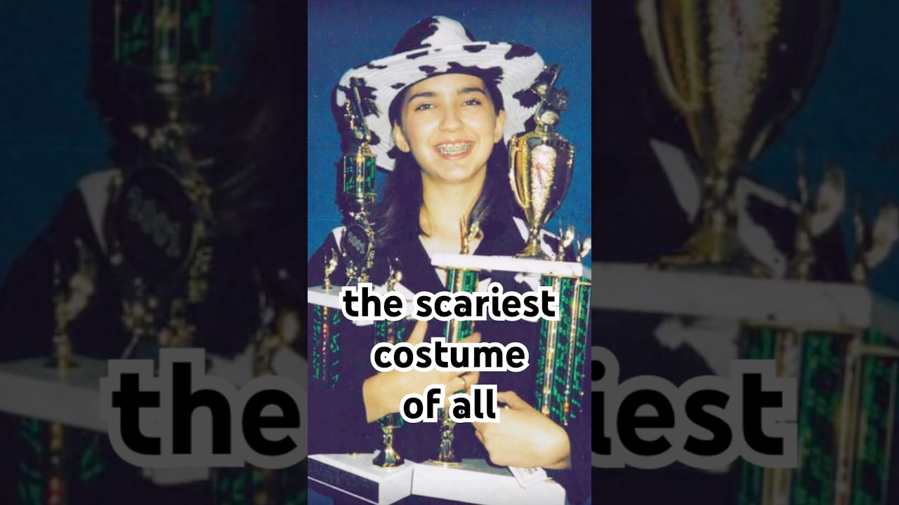 the scariest costume I could think of… happy hollow ween 👻 