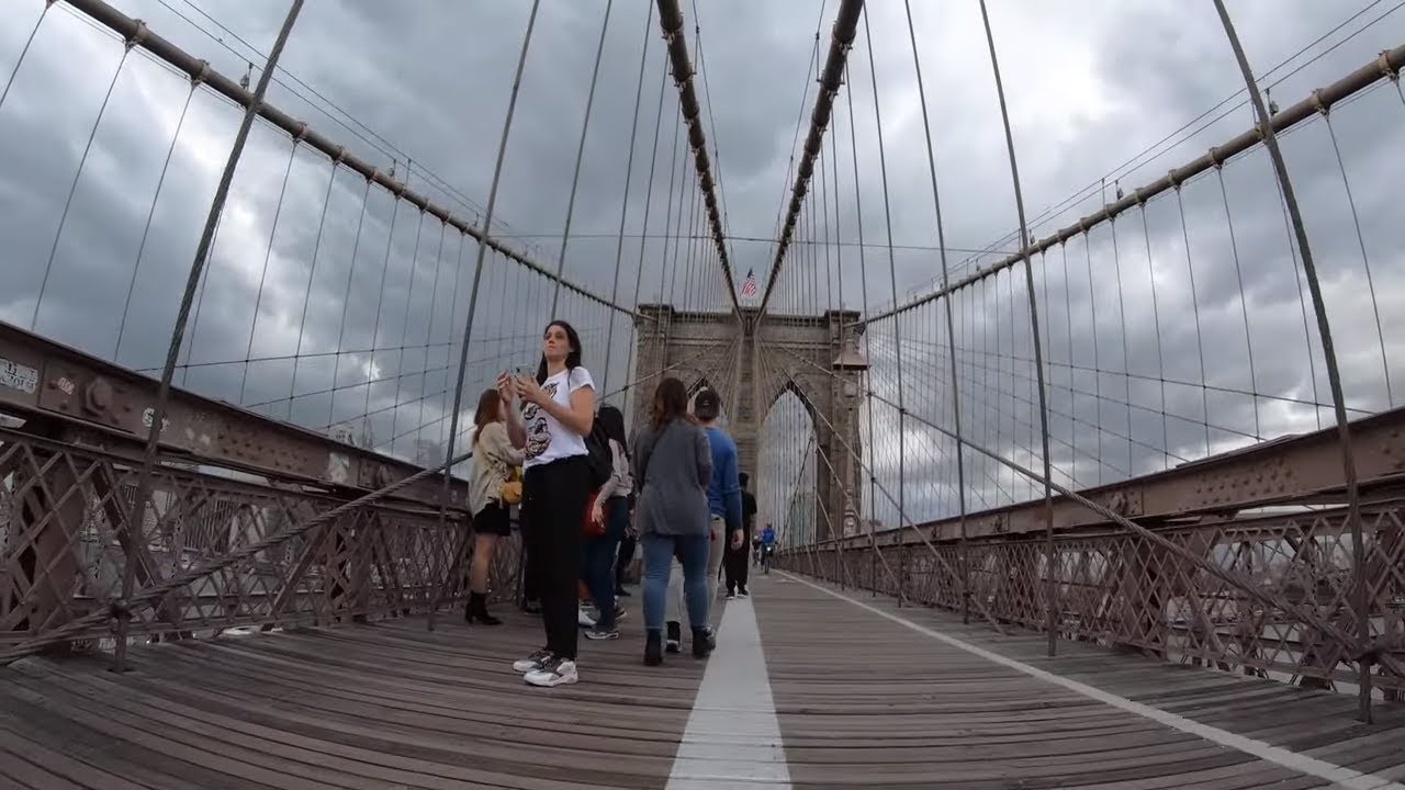 ⁴ᴷ⁶⁰ Walking NYC (Narrated) : Brooklyn Bridge to Manhattan (October 7, 2019)
