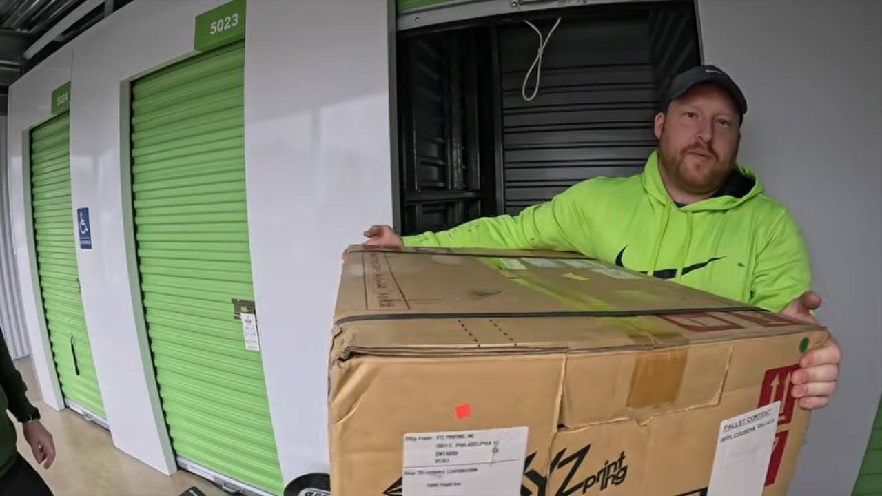 I Bought a Abandoned Storage Unit From Japan