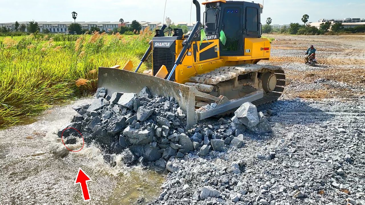 Unbelievable new update on old project by SHANTUI pushing rock. and DONGFENG Trucks dropping rock.