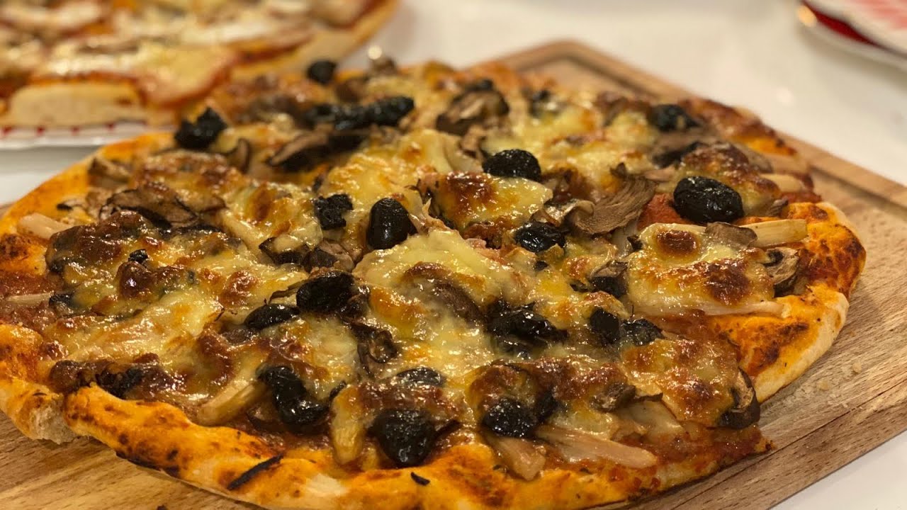 بيتزا pizza  🌸 ساااهلة و بنينة  و ناااجحة 100% 🌸 من تحضير  حماتي الايطالية