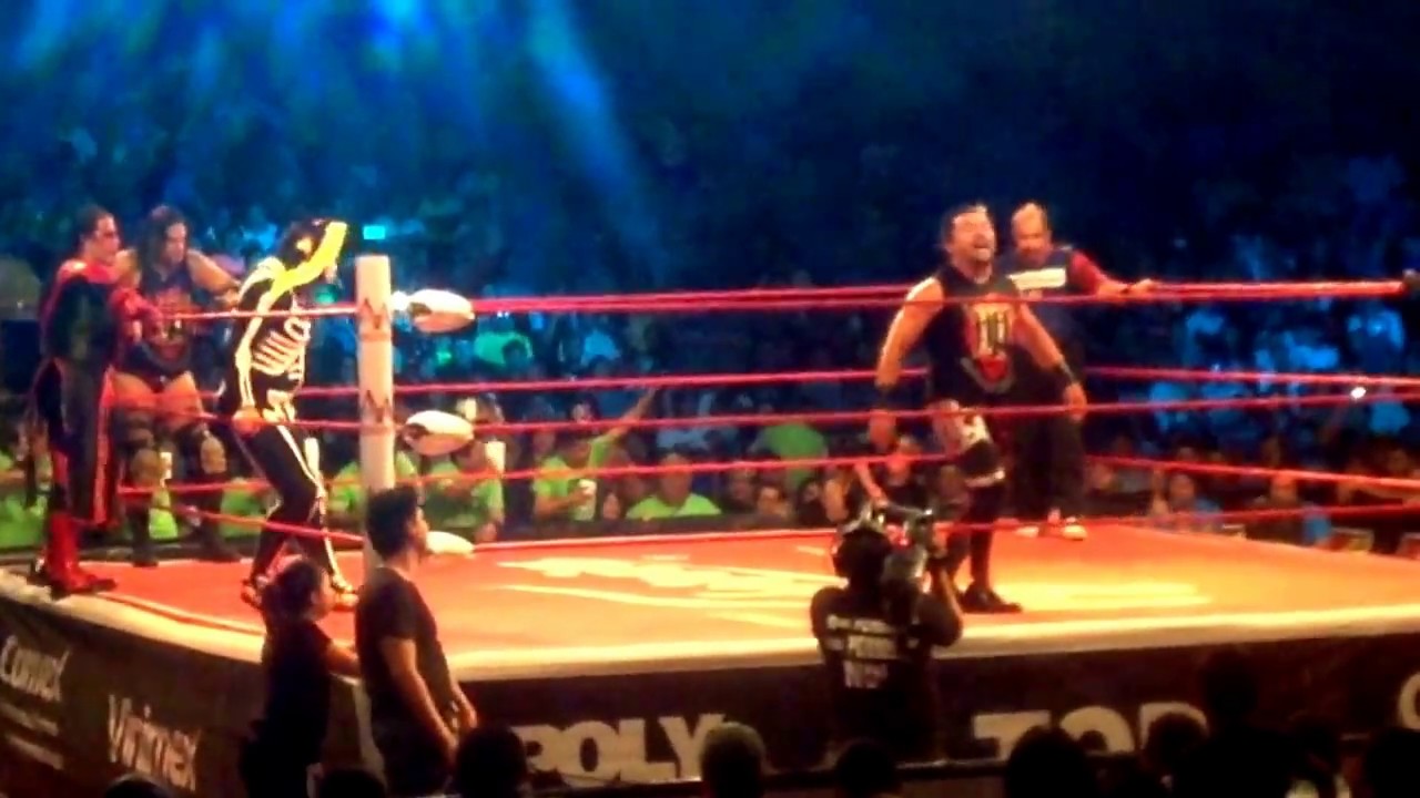 AAA Nuevo Laredo Nov 02, show de La Parka Vs Hell Brothers