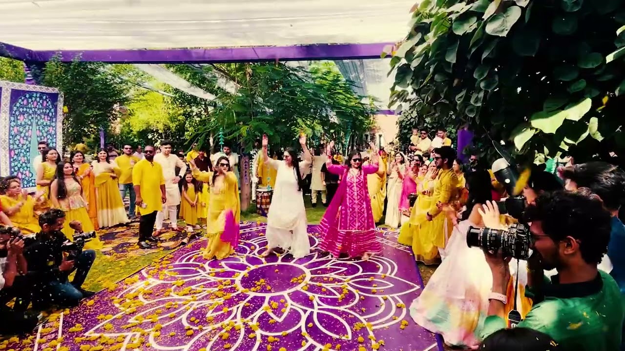 Sisters & Brothers Haldi Dance / Sauda Khar Khara / Taare Gin Gin / Oh Ho Ho Ho (Remix)