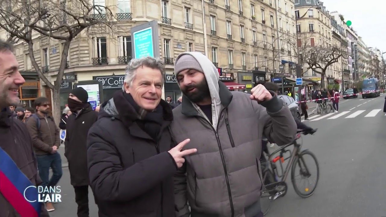 Fabien Roussel se sent pousser des ailes  - c dans l'air 08.02.2023