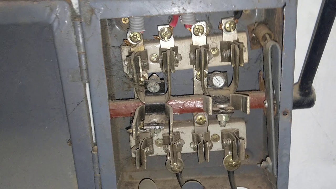 সিঙ্গেল ফেজ চেঞ্জওভার কানেকশন।