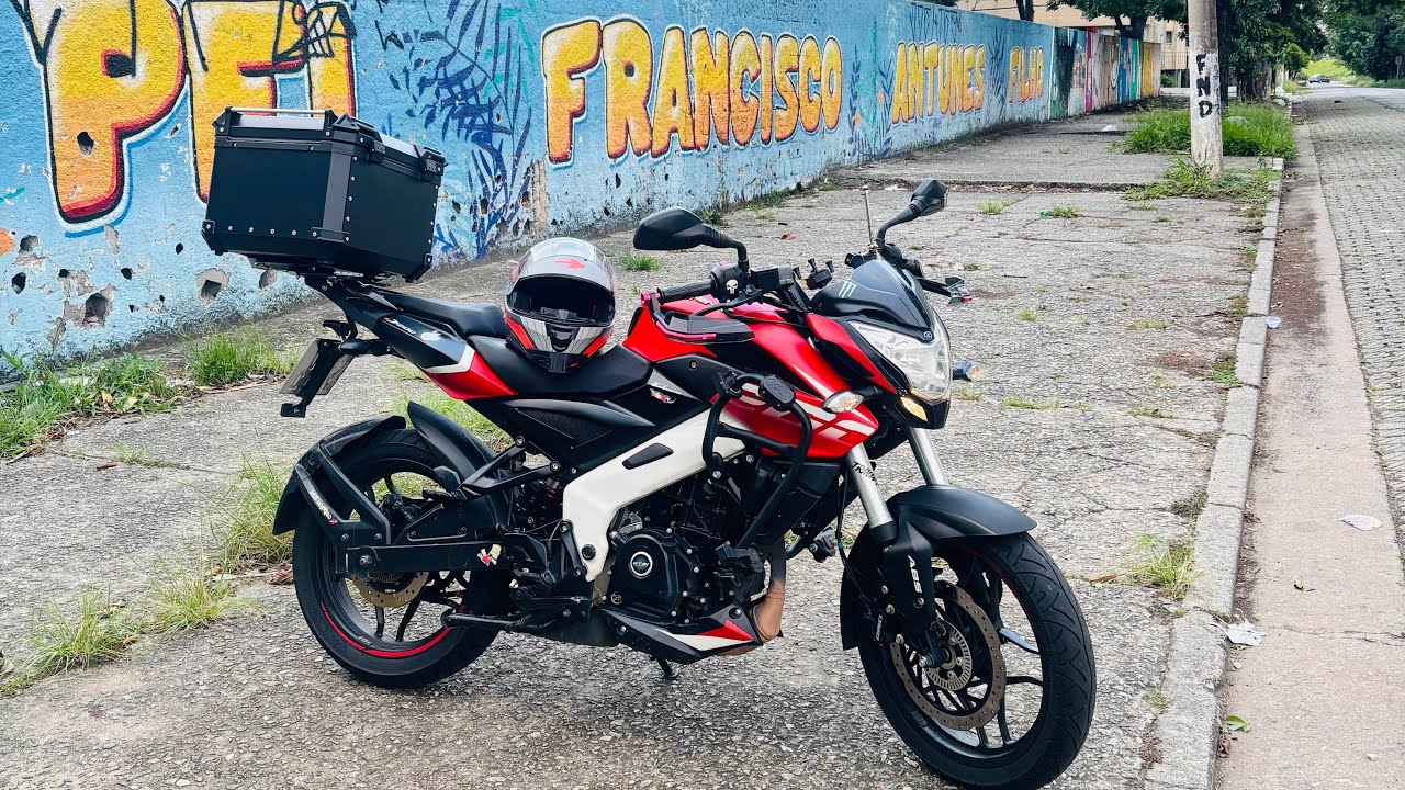 Rolê  noturno de bajaj dominar 200