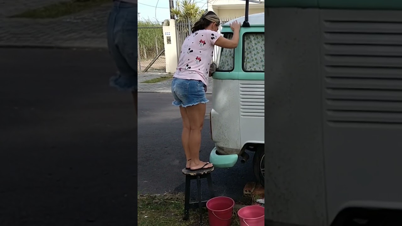 limpando a Kombinha.#kombi#kombeiros#viajantes.