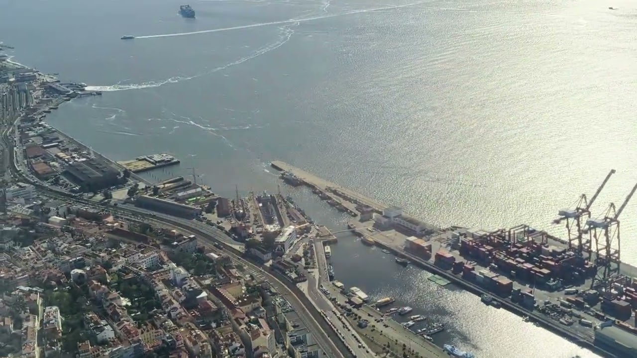 Airbus A321neo TAP landing in Lisboa