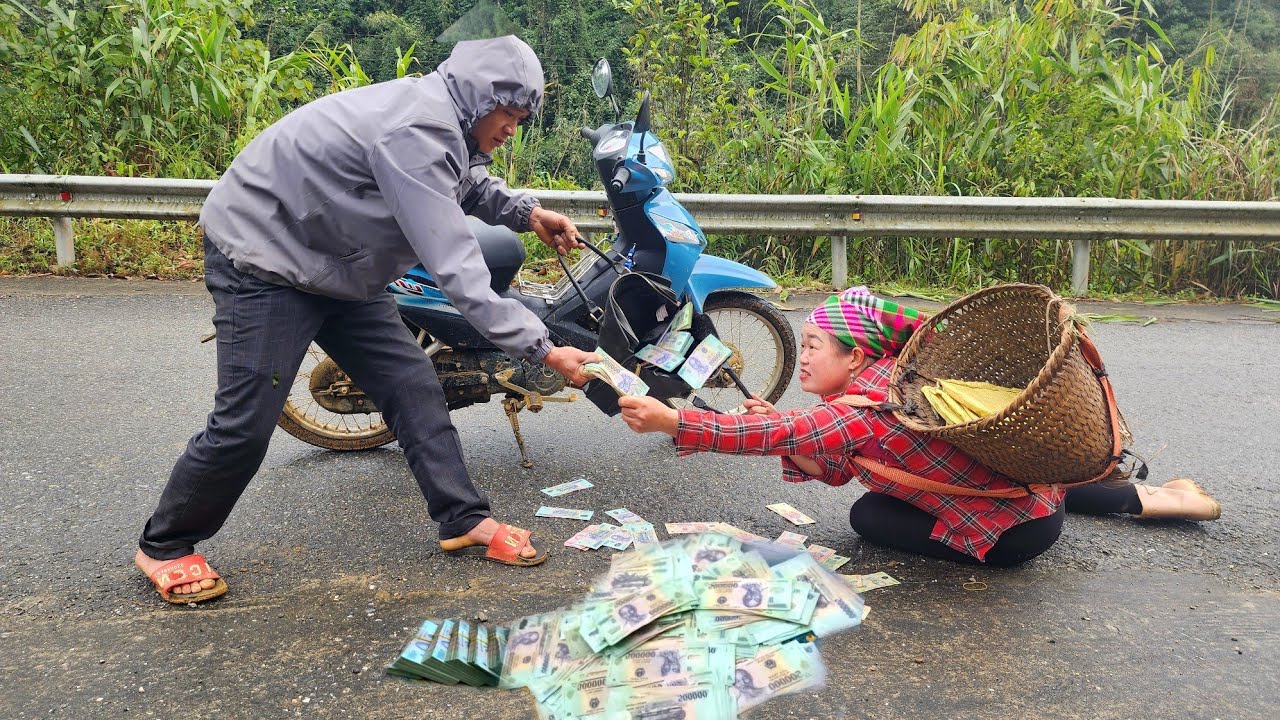 Accidentally finding money – what happens when a girl reports the incident to the police?