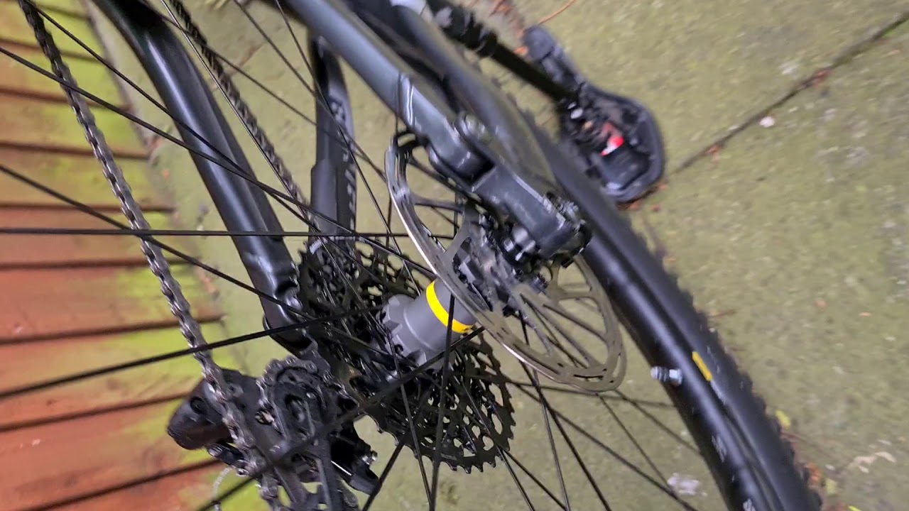 Mavic Deemax elite (sound)