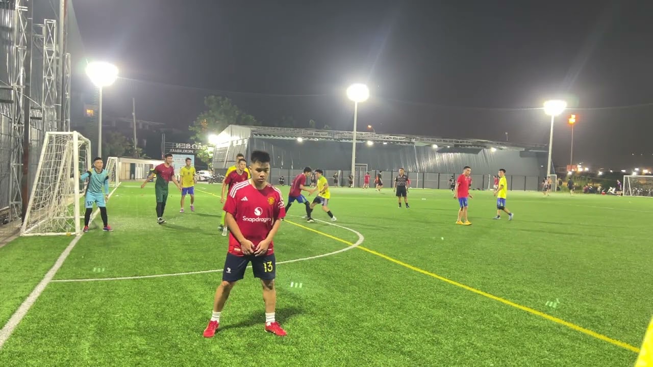 Hiệp 2 FC vàng - FC Đỏ