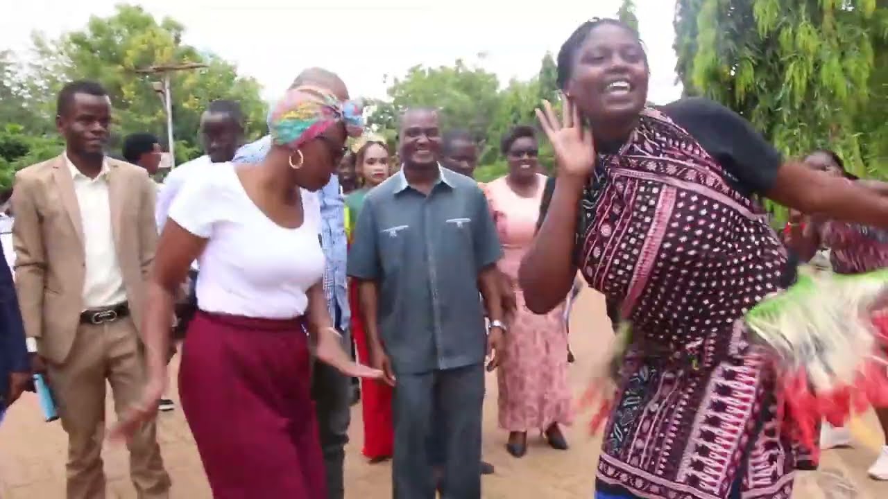 FIRST DAUGHTER CHARLENE RUTO ARRIVES AT TAITA TAVETA NATIONAL POLYTECHNIC -DANCING!!