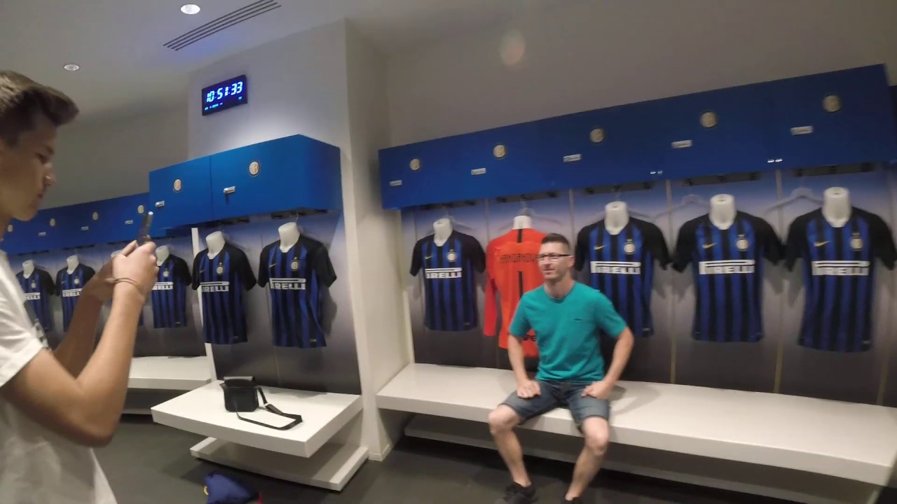 Vyfoť sa s dresom &Scaron;kriniara na San Sire│FutbalTour.sk