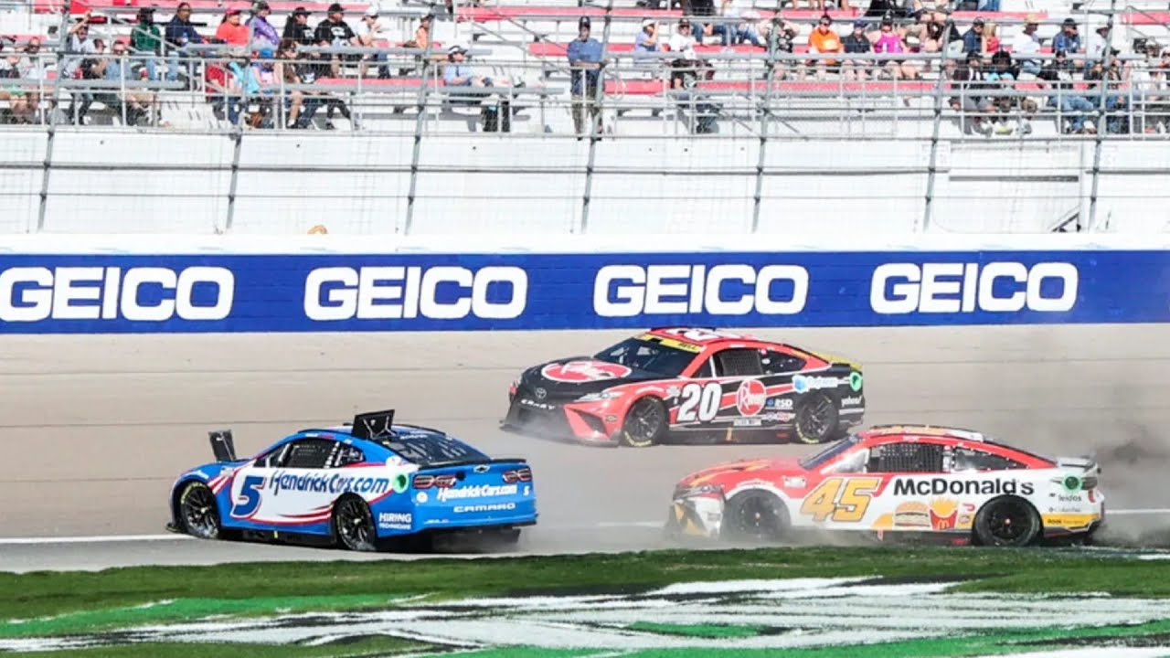 Kyle Larson Crashes With 23XI Racing