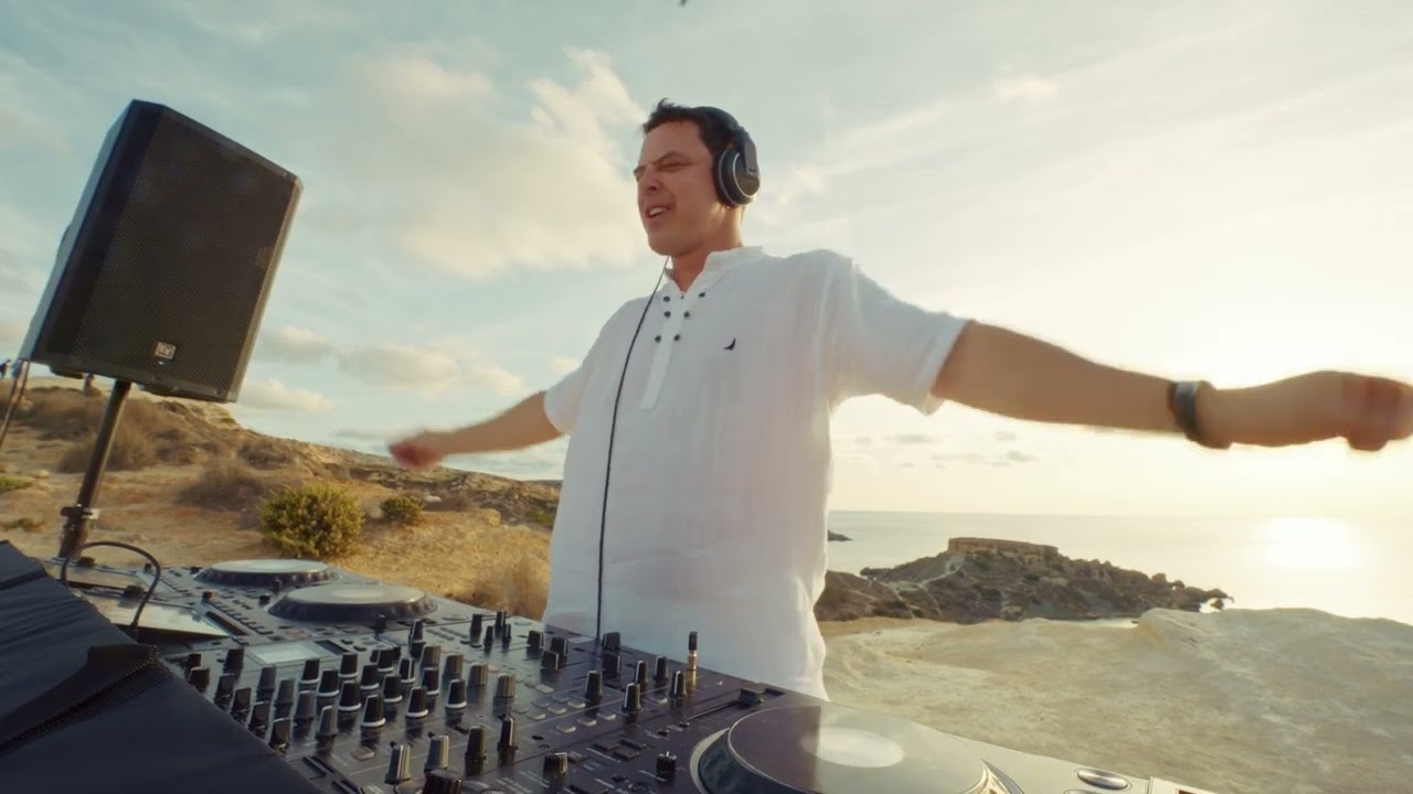 Late Night Alumni - Empty Streets (Markus Schulz In Search of Sunrise 20 Remix)