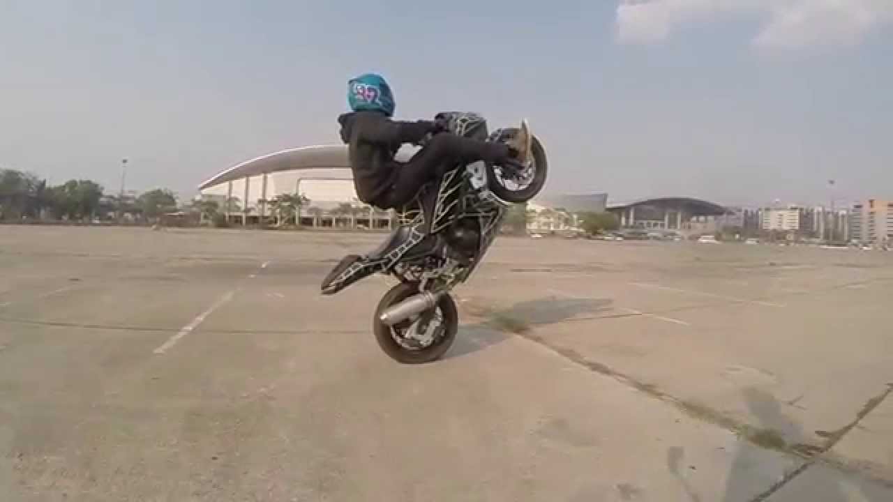 Ninja 300 First Stunts (B.G.F)