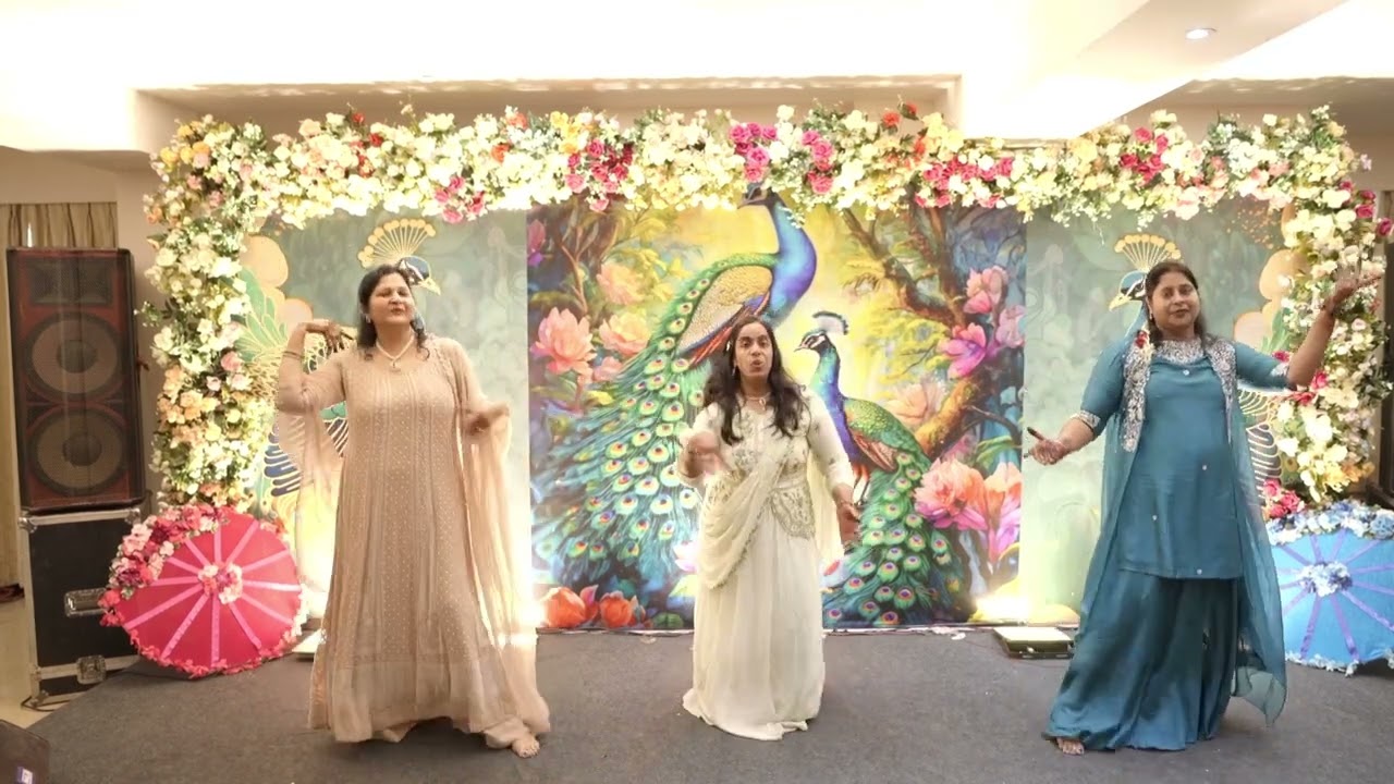 Buaon Ka Energetic Dance on 'Beero Maayro Bharan Ne Aayo' | Solo by Mom on 'Aayi Shubh Ghadi #dance