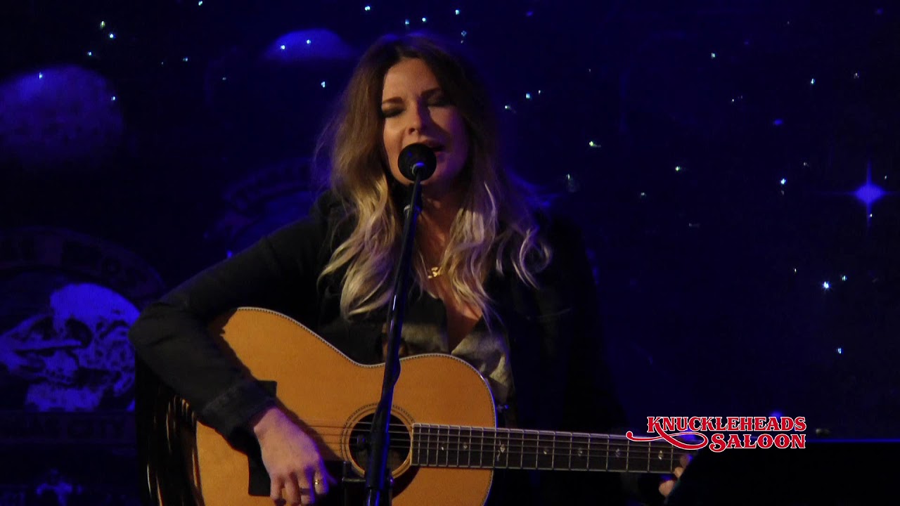 Elizabeth Cook plays Knuckleheads Saloon  28 October 2017