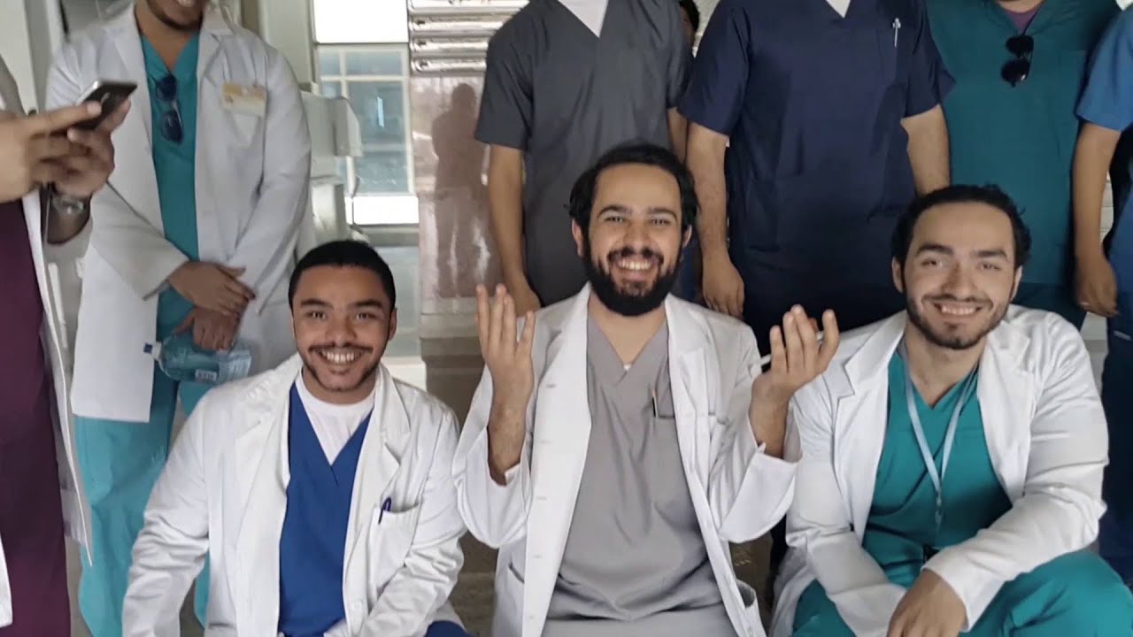 فيديو تخرج طلاب  كلية الطب  بجامعة الملك فيصل عام -1437 هـ -