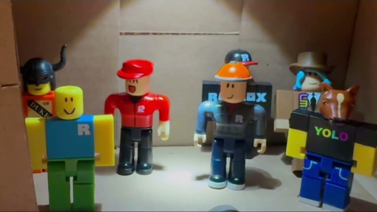 Noob Plays The Normal Elevator Again (Roblox Toys)