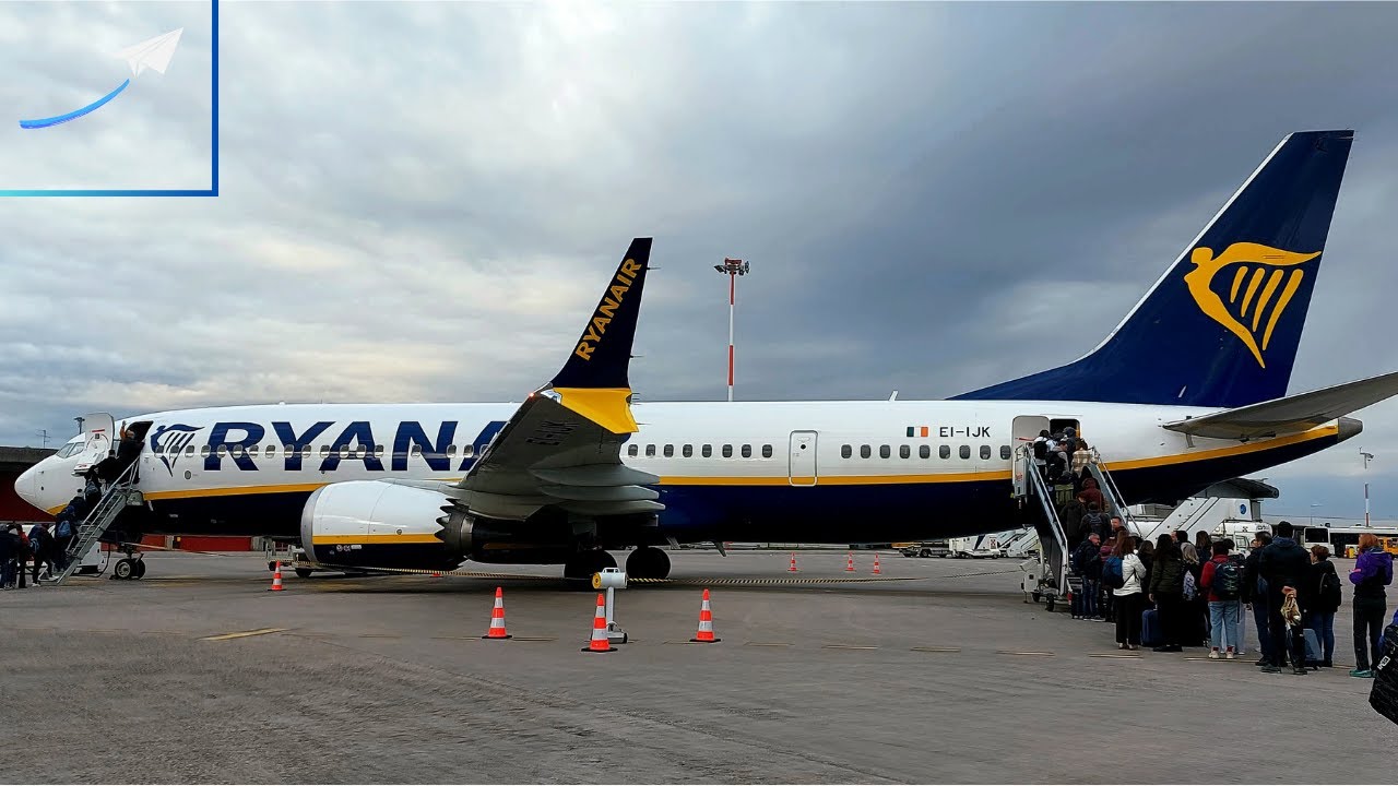 [4K] TRIP REPORT | Short Take-off! Full Thrust! | RYANAIR | Verona to Bari | Boeing 737 MAX 8-200