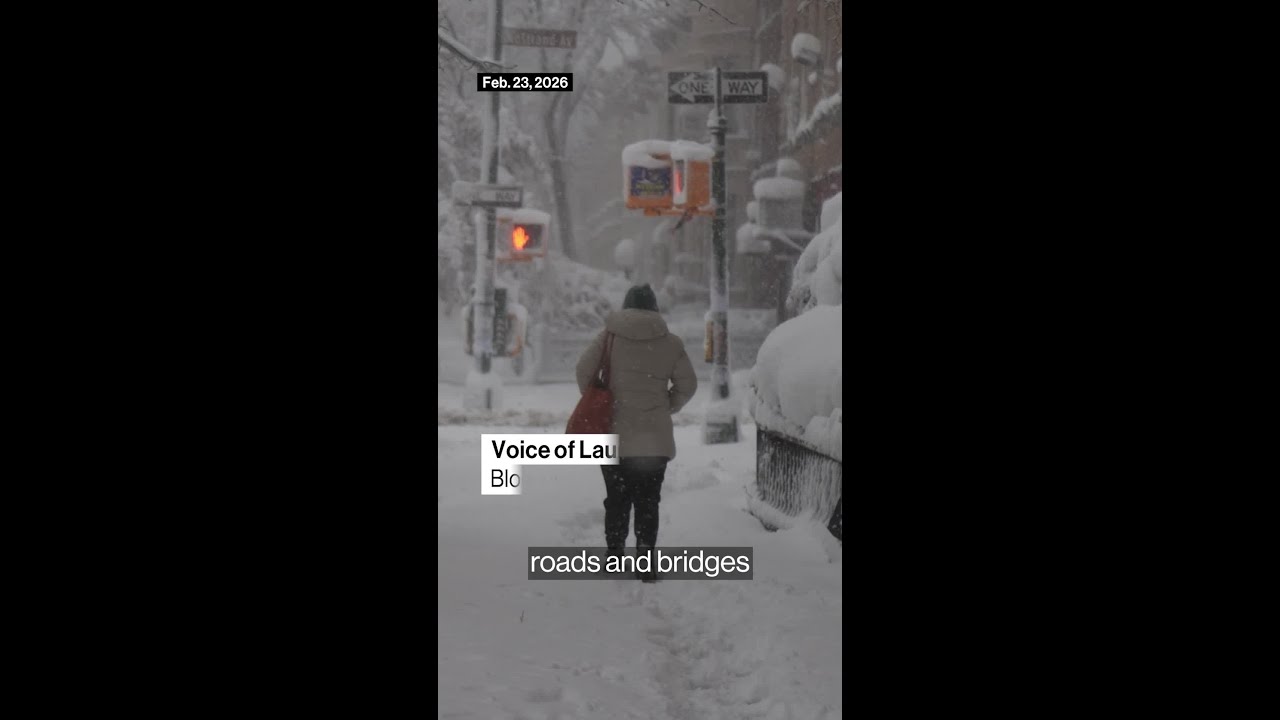 NYC Reopens Roads, Bridges as Blizzard Continues To Snarl Travel