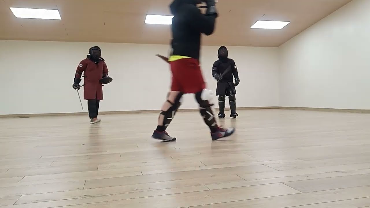Sidesword vs. Sword & Buckler