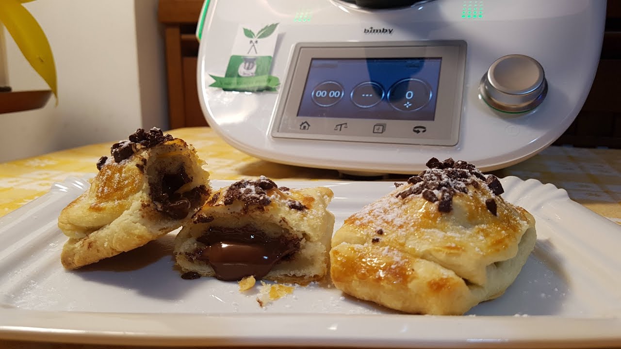 Fagottini di pasta sfoglia al cioccolato per bimby TM7 TM6 TM5 TM31