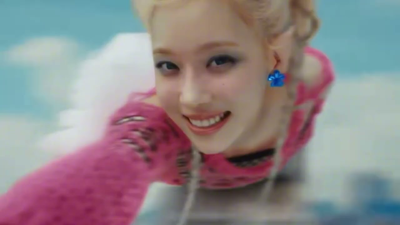 VAMPYRA (뱀파이라)- ‘OVER IT’ Official MV