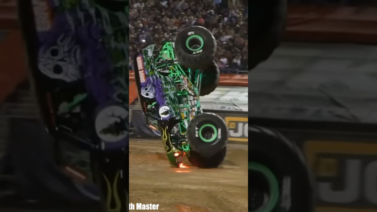 Grave Digger flips a crazy save! #monsterjam #mymonsterjam #monstertruckjump #motorsport