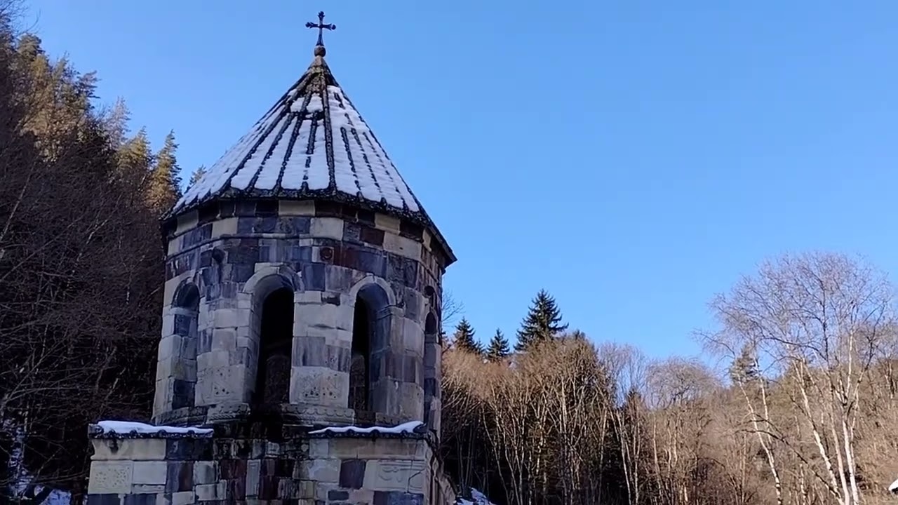 ტაძარი ტყის გულში,მწვანე მონასტერი.