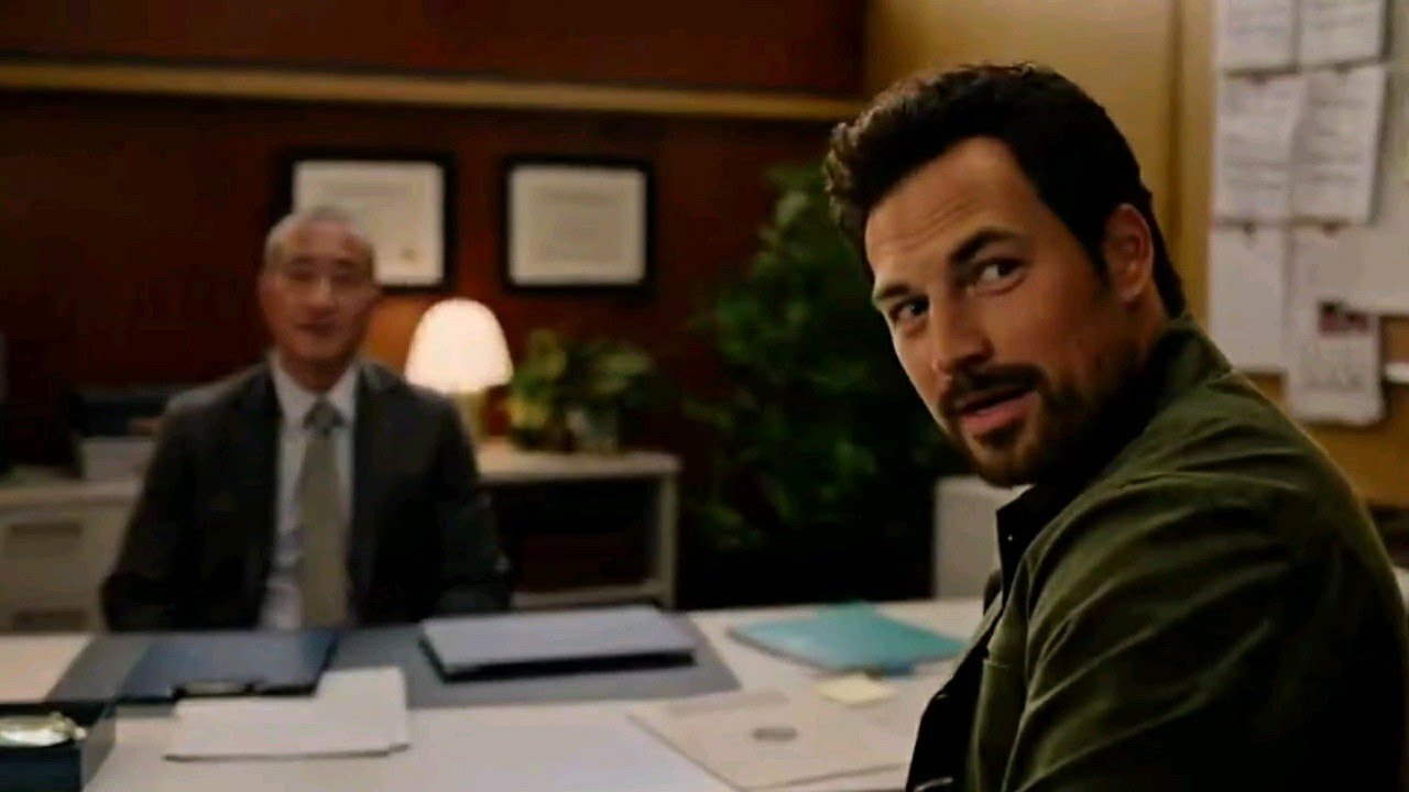Wild Cards 03x01 - Ellis is back