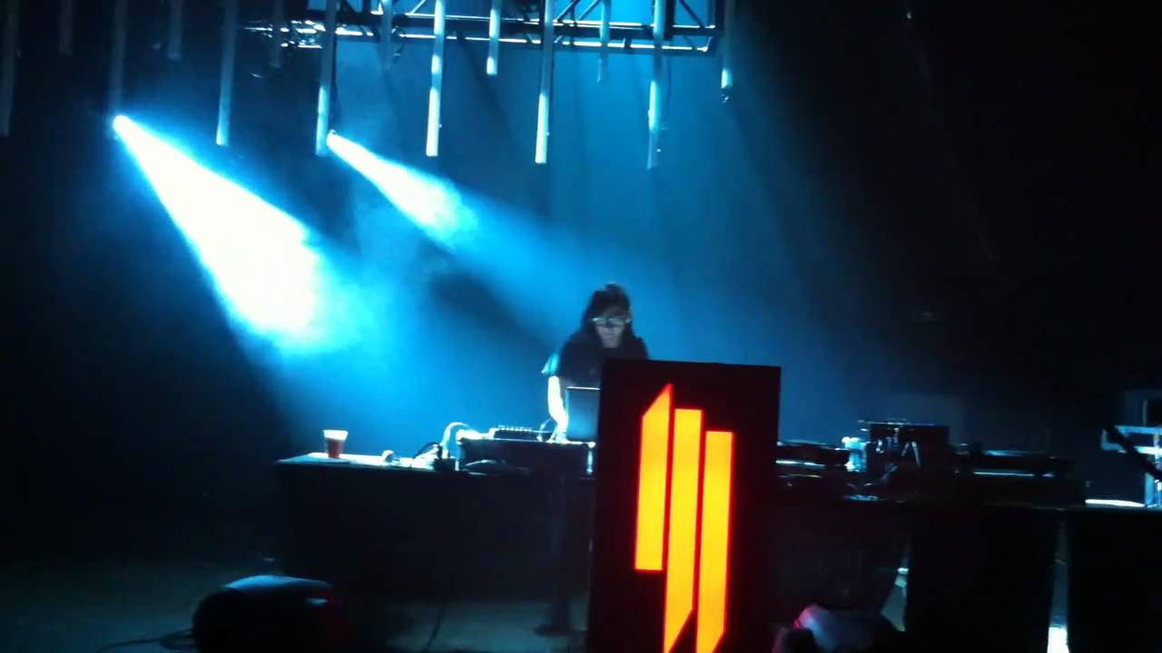 Skrillex- My Name is Skrillex (live-10/22/10)
