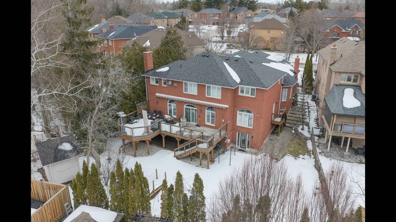 813 Primrose Crt, Pickering - Michelle Fraser Team