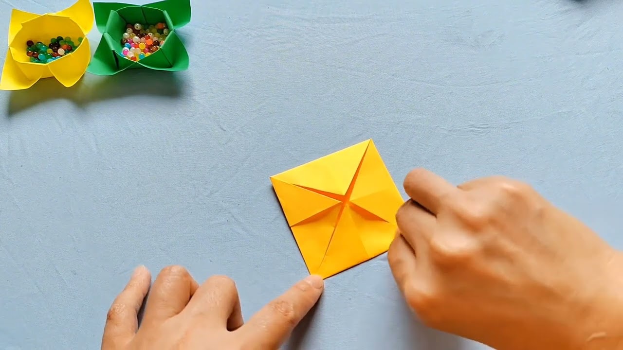 教你折一个花瓣收纳盒，简单又实用，童年收纳盒折纸升级版#摺紙教程 #手工 #教程