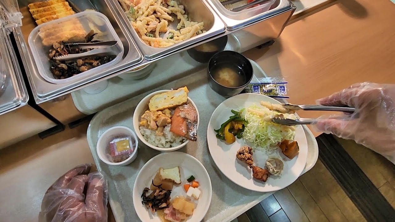 朝食バイキング好きのおじさんが1泊したら食事も映画も無料でお金までもらえるお得すぎるホテルで豪遊してきた【ホテルプロモート 函館】