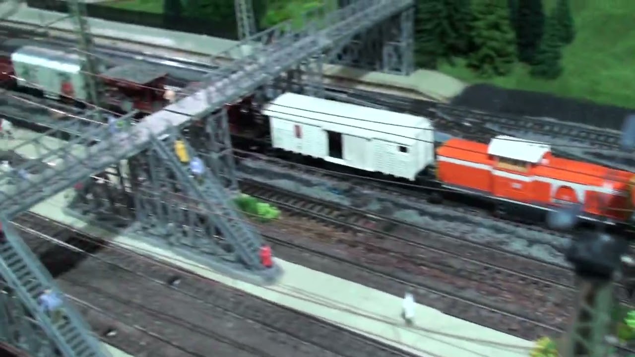 Renewing of overhead wires after 40 years: Märklin Modelleisenbhn Anlage