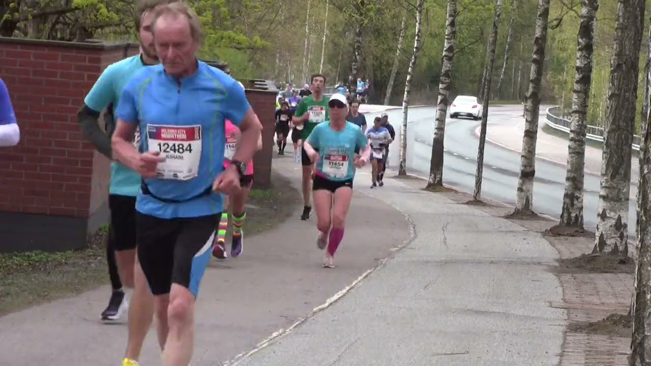 Helsinki City Marathon 14.5.2022 alle 4 tunnin maratoonareita