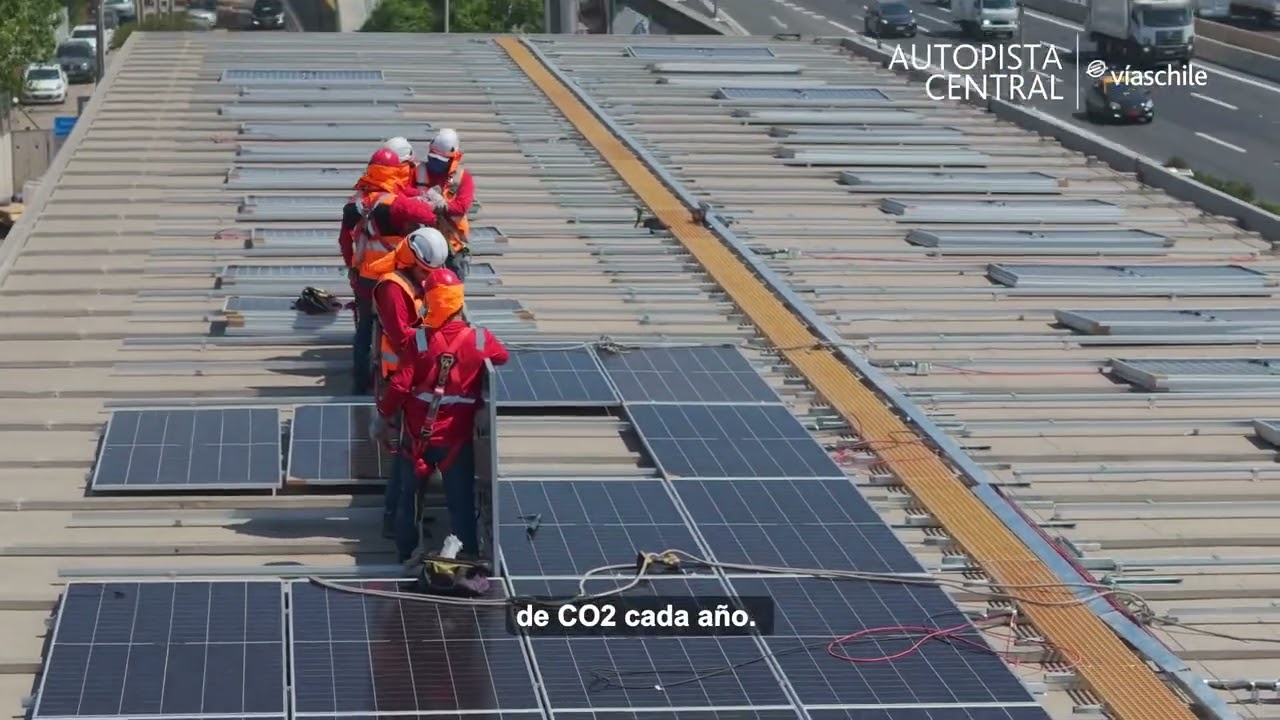Asi avanza la primera planta fotovoltaica de la Oficinas de Autopista Central