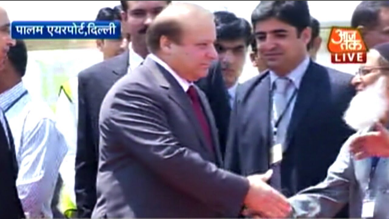Pak PM Nawaz Sharif arrives at Delhi